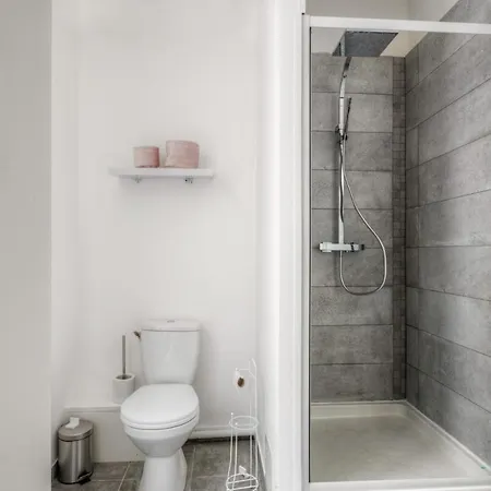 Charming In The Heart Of - Welkeys Apartment